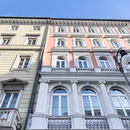 Апартаменти Piazza Della Borsa 3C Tirabora Short Rent Трієст Екстер'єр фото